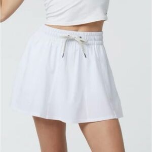New With Tags Vuori White Women's Clementine Skirt Skort size medium M